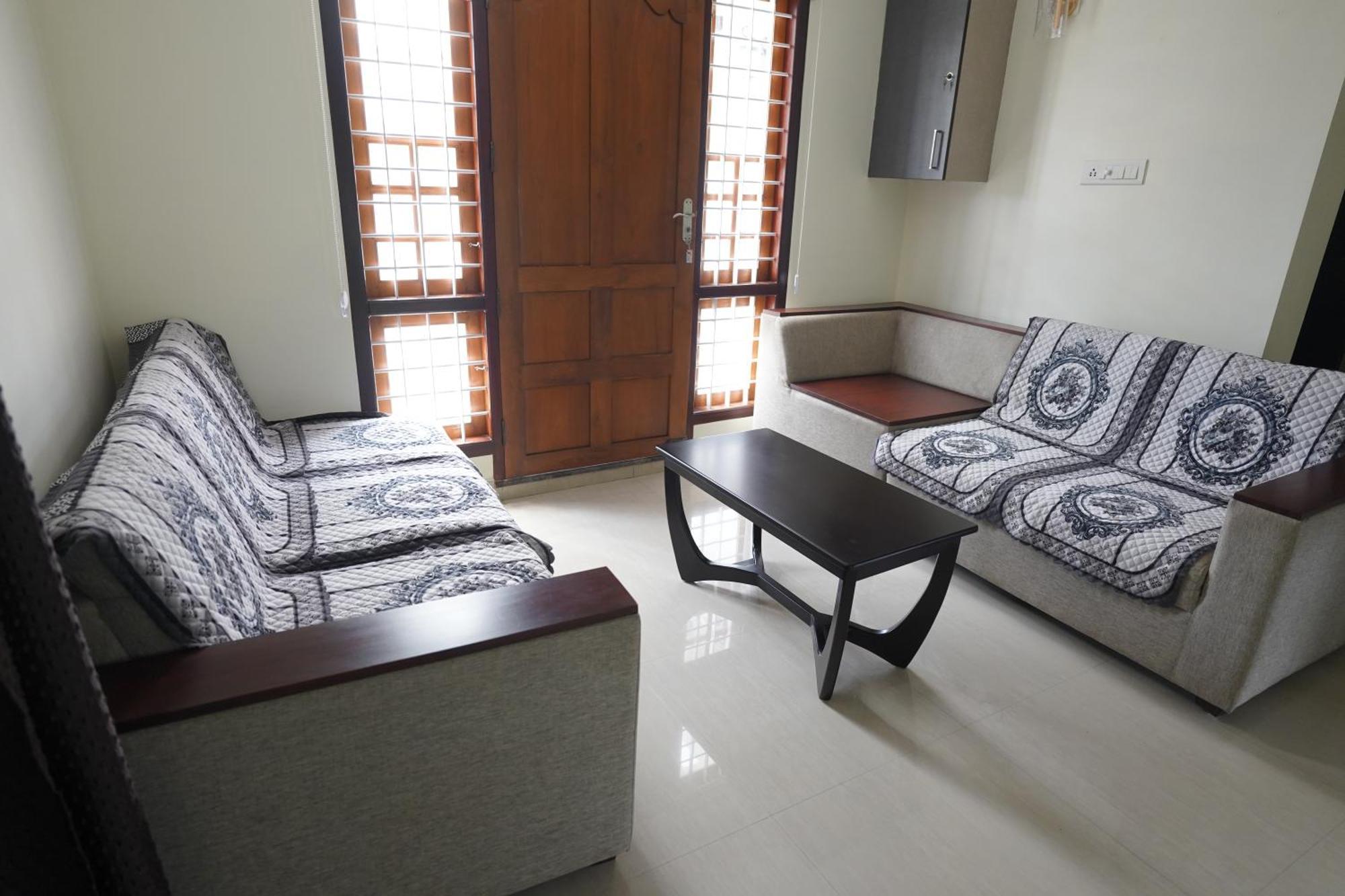 נדומבסרי Swapna Home Suites מראה חיצוני תמונה
